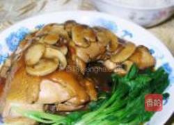 口蘑扒鸡腿的做法图解7
