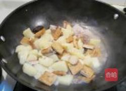 豆腐干烧肉的做法图解4