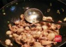 蘑菇炒鸡片的做法图解6