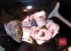 草鱼炖咸菜的做法图解4