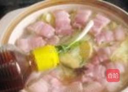 咸肉鲜虾白菜煲的做法图解9