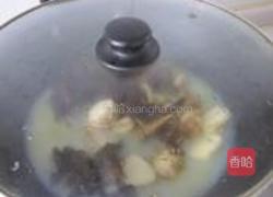 茨菇木耳炖河蚌的做法图解12