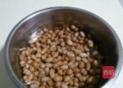 泡椒花生的做法图解1