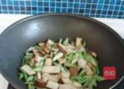 西芹豆干炒肉片的做法图解7