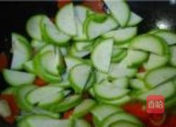 西葫芦炒木耳的做法图解5