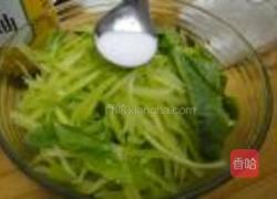 凉拌莴笋丝的做法图解3