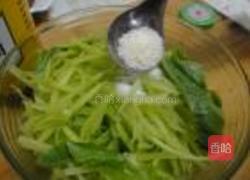 凉拌莴笋丝的做法图解4