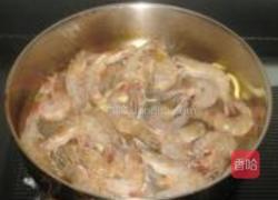 白果青红椒炒对虾的做法图解4