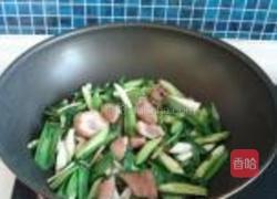 蒜苗炒大肠的做法图解5