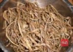 芹菜地瓜梗的做法图解1