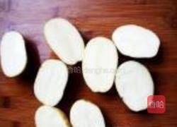 滋补菜烤牛肉土豆的做法图解1