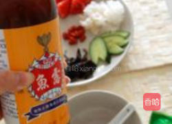 泰式拌银耳蔬菜色拉的做法图解2