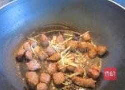 秋葵果仁炒牛肉粒的做法图解5