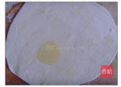 烙油饼的做法图解4