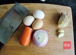 洋葱胡萝卜炒鸡蛋的做法图解1