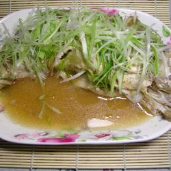 辣腐乳蒸海鲈鱼的做法[图]