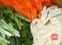 红萝卜豆腐丝的做法图解2