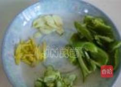 西红柿青椒炒包菜的做法图解3