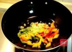 坚果炒什锦虾球的做法图解12