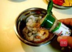 坚果炒什锦虾球的做法图解4
