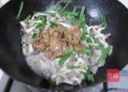 大蒜姬菇炒肉片的做法图解9
