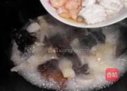 蹄筋烩三鲜的做法图解9