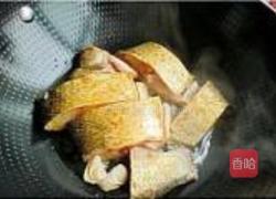 泡椒笋烧鱼块的做法图解3