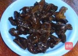 蘑菇青椒炒猪肝的做法图解3