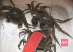 河蟹毛豆汤的做法图解1