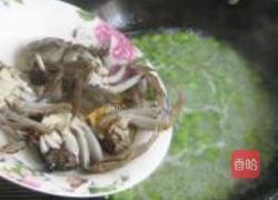 河蟹毛豆汤的做法图解6