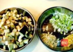 茄子炸酱面的做法图解3