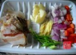 腊肉包菜炖薯粉的做法图解3