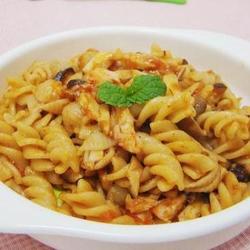 蘑菇虾仁炒意面的做法[图]