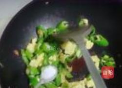 尖椒炒蛋的做法图解7