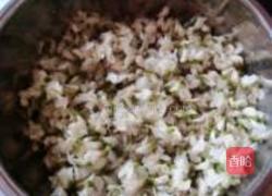 蒜香麻酱槐花的做法图解1