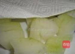 干贝丝浇冬瓜菊的做法图解4