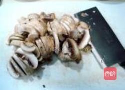 蚝油蘑菇肉片的做法图解2