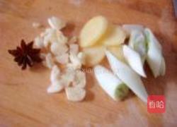 红烧比目鱼的做法图解3