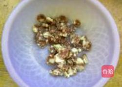 包菜腊肠饭的做法图解3