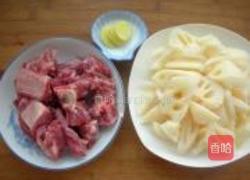 莲藕排骨汤的做法图解1
