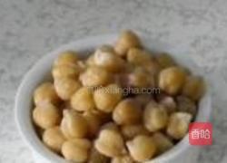 金枪鱼鹰嘴豆沙拉的做法图解1