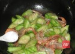 丝瓜炒对虾的做法图解4