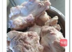 娃娃菜大骨汤的做法图解3