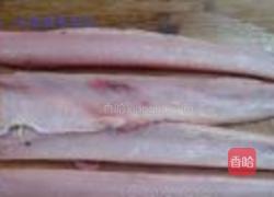 青椒茭白炒鱼柳的做法图解3