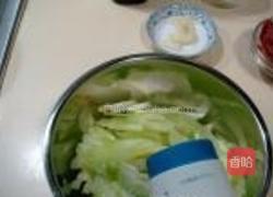 腊肠炒莴笋的做法图解1