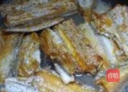 茼蒿炖带鱼的做法图解7