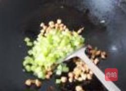 莴笋玉米炒肉丁的做法图解6