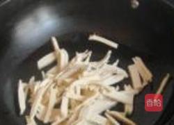 肉丝茶干炒芹菜的做法图解4