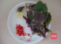 紫苏炒黄瓜的做法图解3