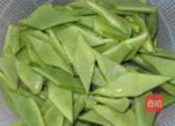番茄肉片炒芸豆的做法图解1